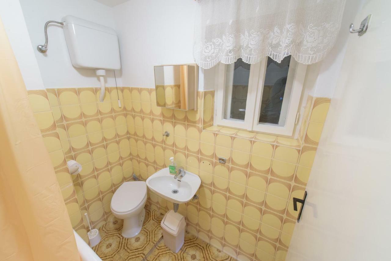 Apartman Lucijan Каштела Екстер'єр фото