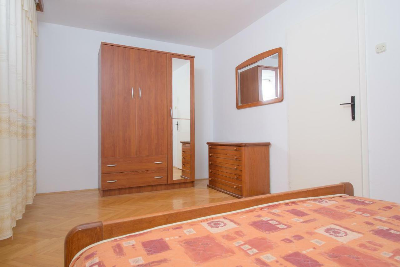 Apartman Lucijan Каштела Екстер'єр фото